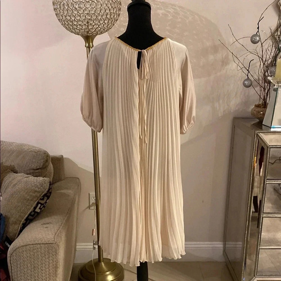 Carolina Herrera Tan Pleated Puff Sleeve Midi Sundress size medium - Picture 3 of 5